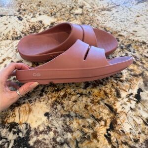 OOFOS Pink Sandals with Cushioned Sole M10 W12